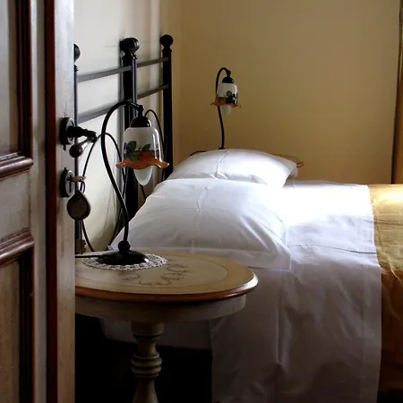 לינה וארוחת בוקר Agon